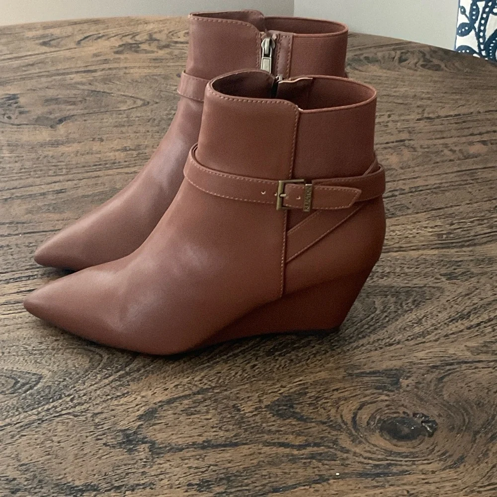 Reaction Kenneth Cole Tan Ankle Booties